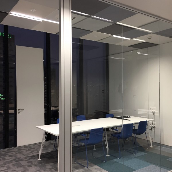 Acoustic panels with decorative finish on meeting room