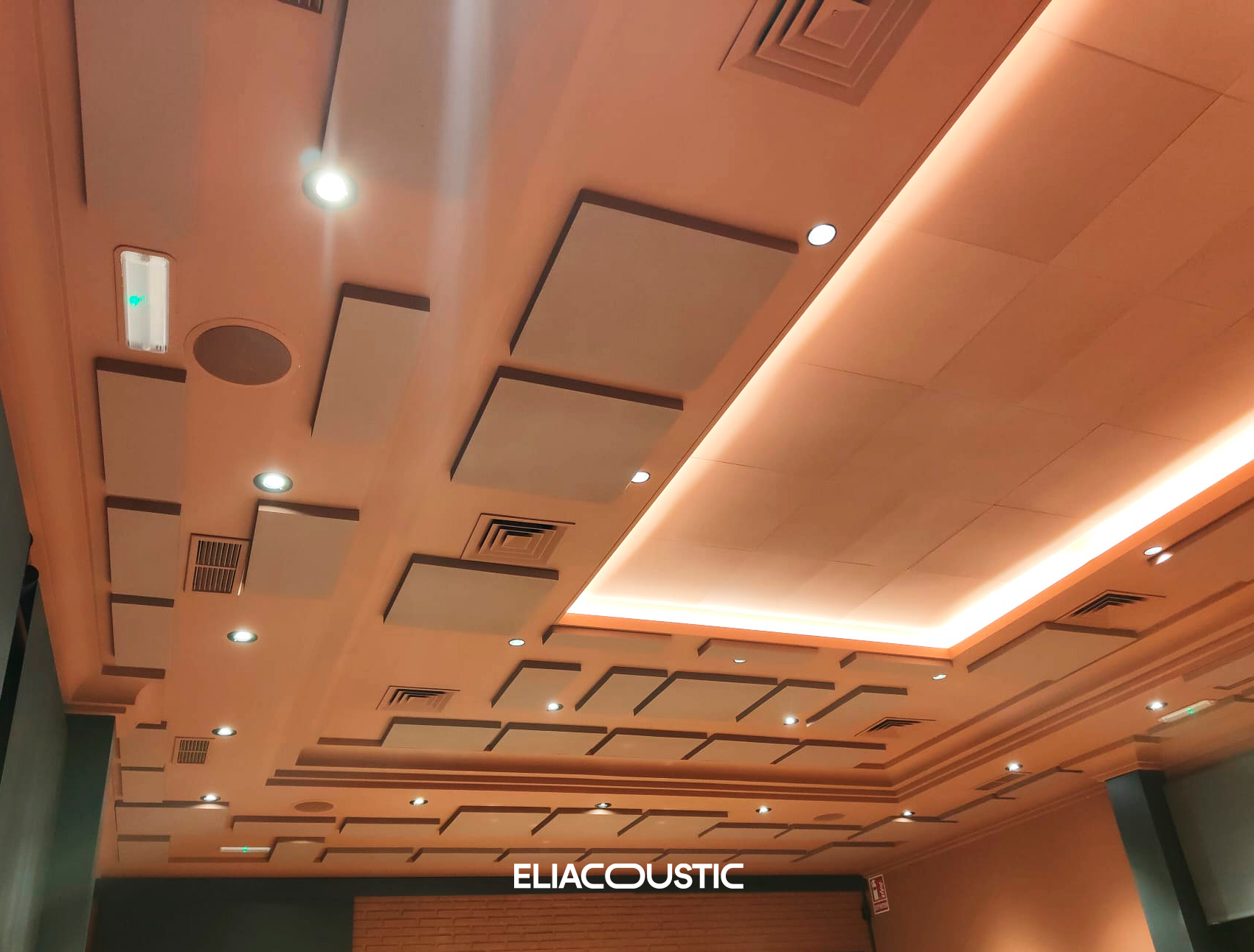 Acoustic conditioning by Eliacoustic for restaurant bar Valencia 1948